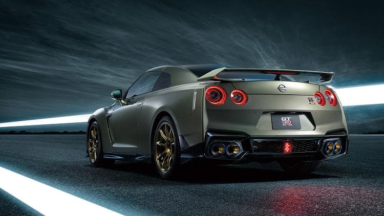 日产 GT-R premium edition 高清全屏壁纸