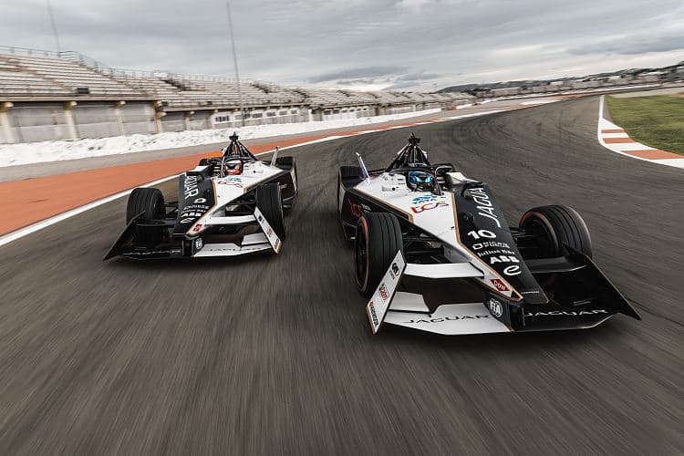 F1 捷豹 I-TYPE 6 高清全屏壁纸