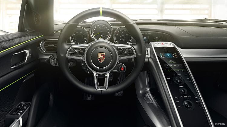 保时捷 918 spyder 高清全屏壁纸