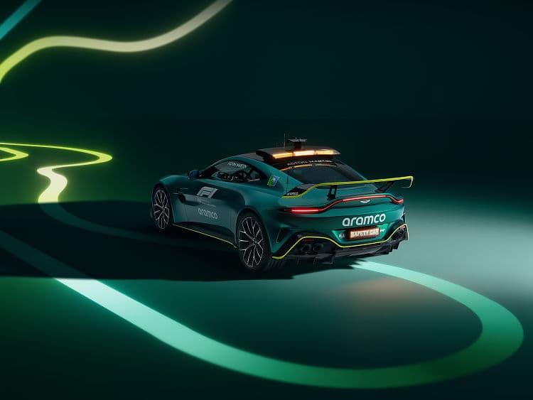 阿斯顿·马丁 Vantage F1 安全车 高清全屏壁纸