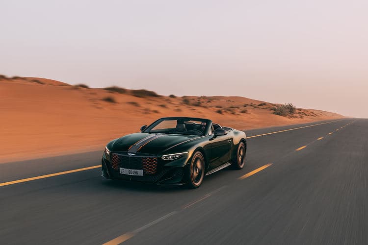 宾利 Batur Convertible 高清全屏壁纸