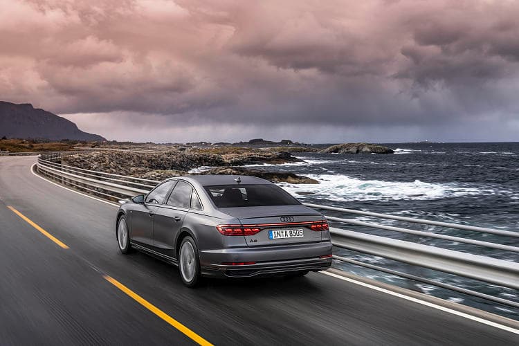 奥迪 A8 quattro s line 高清全屏壁纸