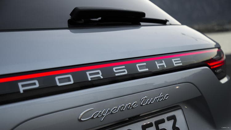 保时捷 卡宴 turbo 高清全屏壁纸