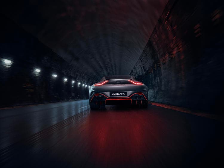 阿斯顿·马丁 Vantage S 高清全屏壁纸