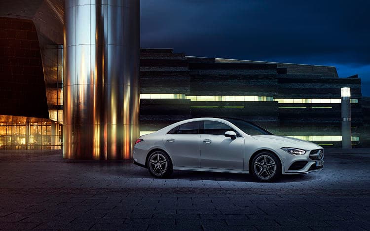 奔驰 GLA 200 amg line 高清全屏壁纸