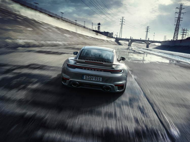 保时捷 911 Turbo S 高清全屏壁纸