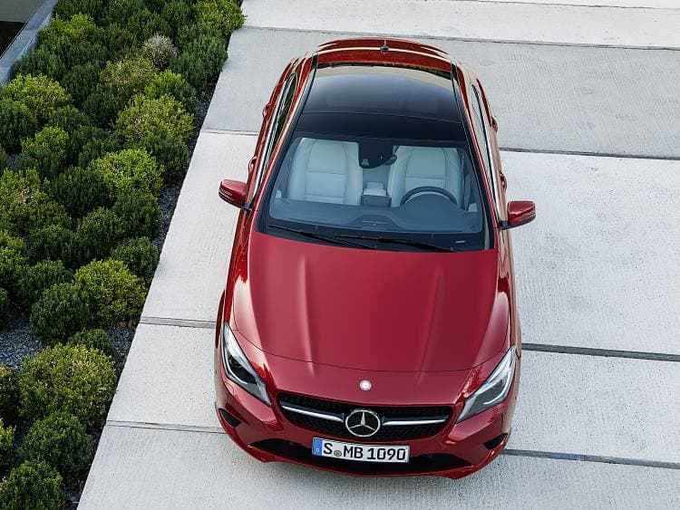 奔驰 CLA 220 cdi 高清全屏壁纸