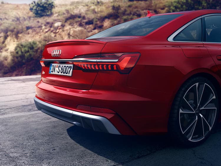 奥迪 S6 sedan 高清全屏壁纸
