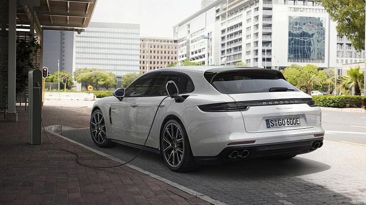 保时捷 Panamera sport turismo 高清全屏壁纸