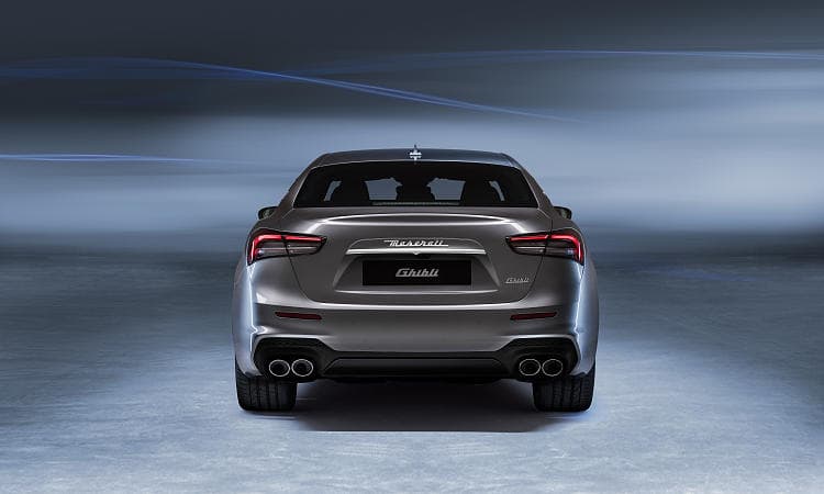 玛莎拉蒂 Ghibli Hybrid 高清全屏壁纸