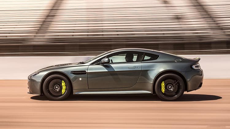 阿斯顿·马丁 Vantage amr 高清手机竖屏壁纸