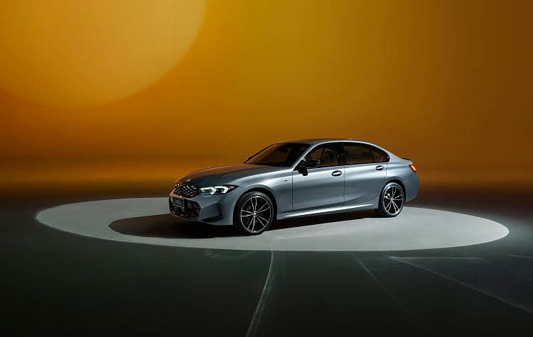 宝马 3系 330li m sport 高清全屏壁纸