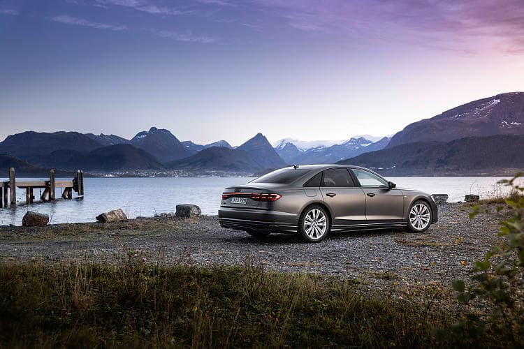 奥迪 A8 quattro s line 高清全屏壁纸