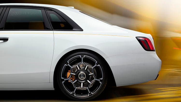 劳斯莱斯 古斯特 BLACK BADGE SERIES II 高清全屏壁纸