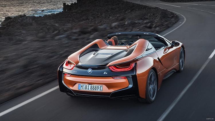 宝马 i8 roadster 高清全屏壁纸