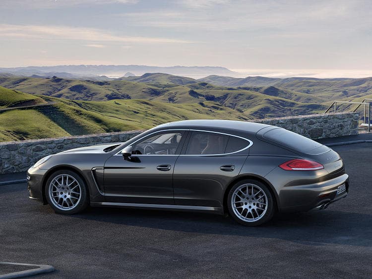 保时捷 Panamera 4s 高清全屏壁纸