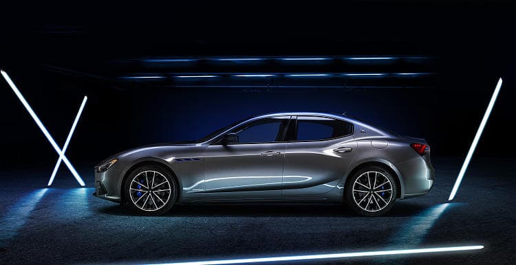 玛莎拉蒂 Ghibli Hybrid 高清全屏壁纸
