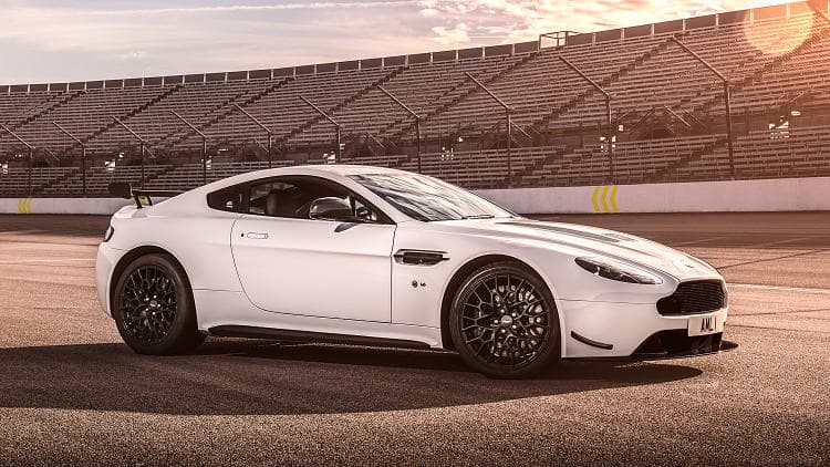 阿斯顿·马丁 Vantage amr 高清手机竖屏壁纸