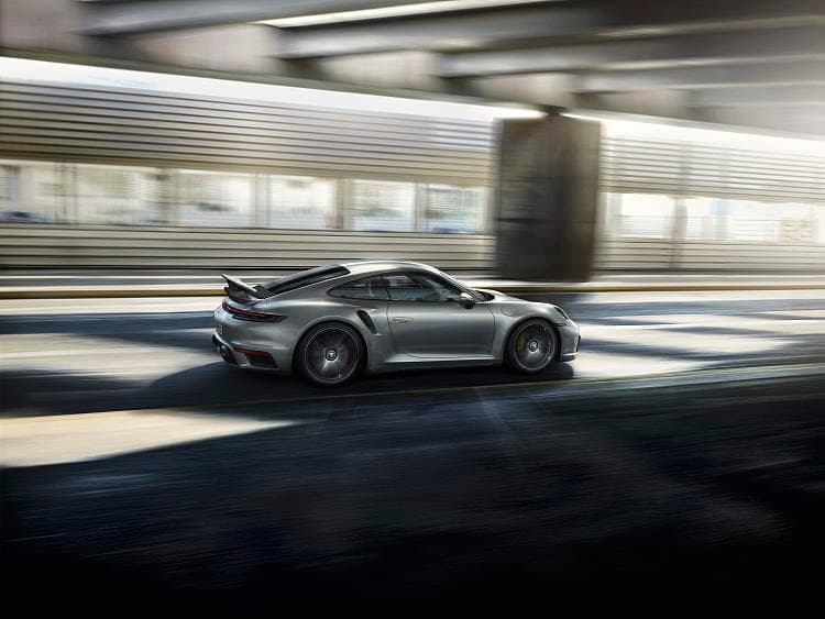 保时捷 911 Turbo S 高清全屏壁纸