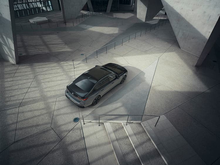 宝马 7系 m760e xdrive 高清全屏壁纸