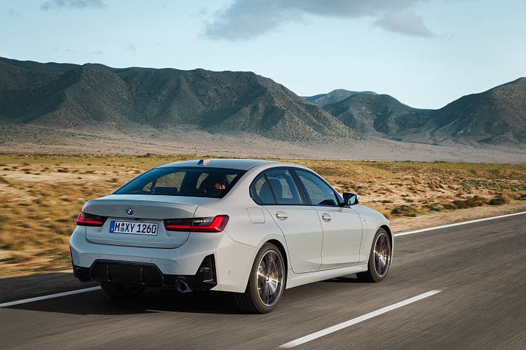 宝马 3系 330li m sport 高清全屏壁纸