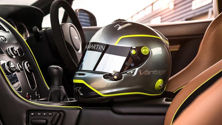 阿斯顿·马丁 Vantage amr 高清全屏壁纸
