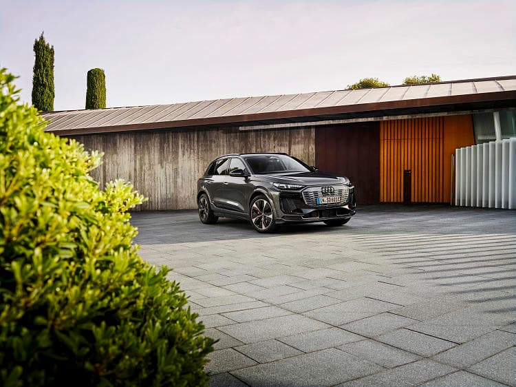 奥迪 SQ6 e-tron 高清全屏壁纸