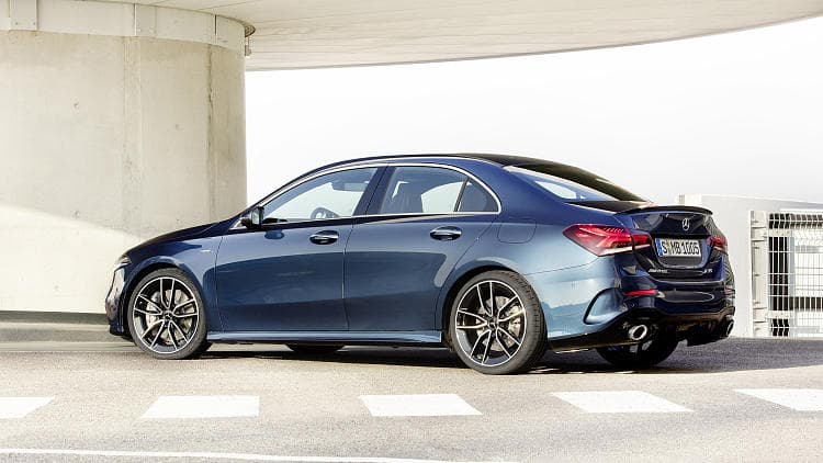 奔驰 AMG A 35 sedan 高清全屏壁纸