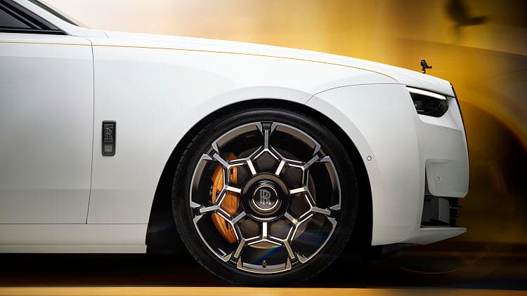 劳斯莱斯 古斯特 BLACK BADGE SERIES II 高清全屏壁纸