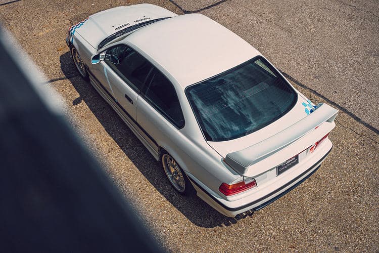宝马 M3 lightweight 高清全屏壁纸