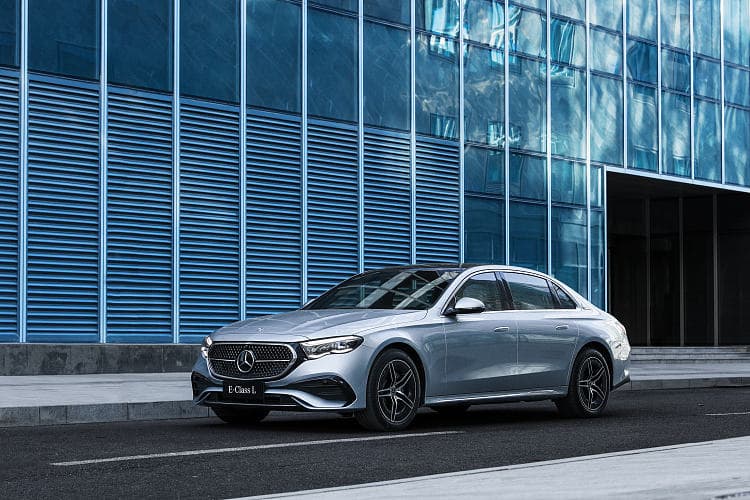 奔驰 E级 300 L amg line 高清全屏壁纸