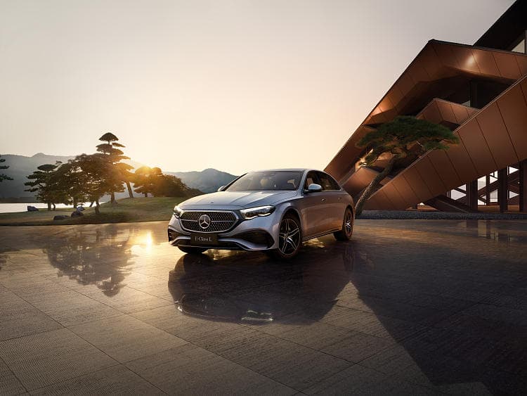 奔驰 E级 300 L amg line 高清全屏壁纸