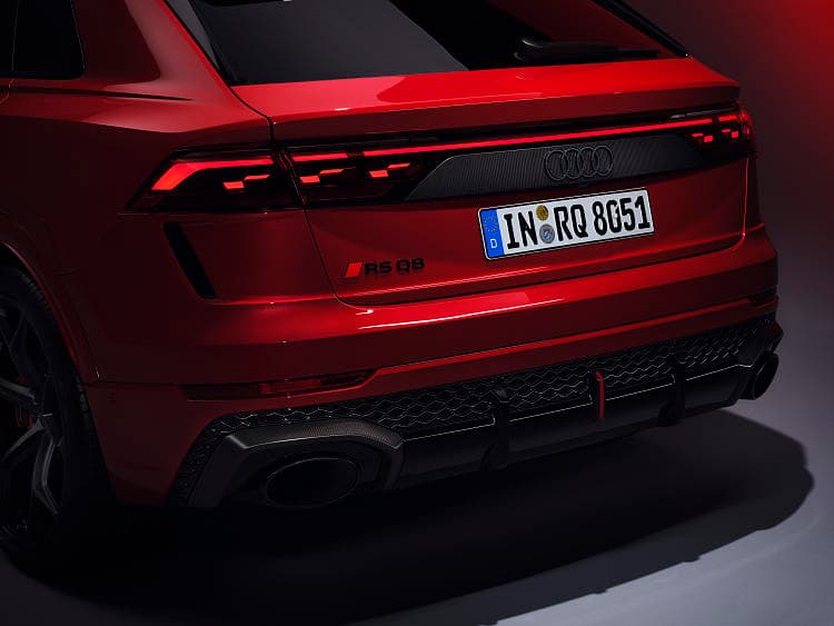 奥迪 RS Q8 performance 高清全屏壁纸