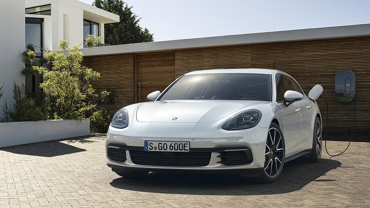 保时捷 Panamera sport turismo 高清全屏壁纸