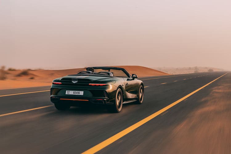 宾利 Batur Convertible 高清全屏壁纸