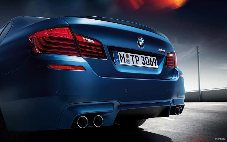 宝马 M5 Sedan 高清全屏壁纸