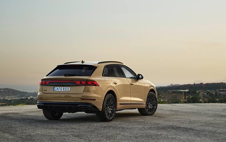 奥迪 Q8 55 tfsi quattro s line 高清全屏壁纸