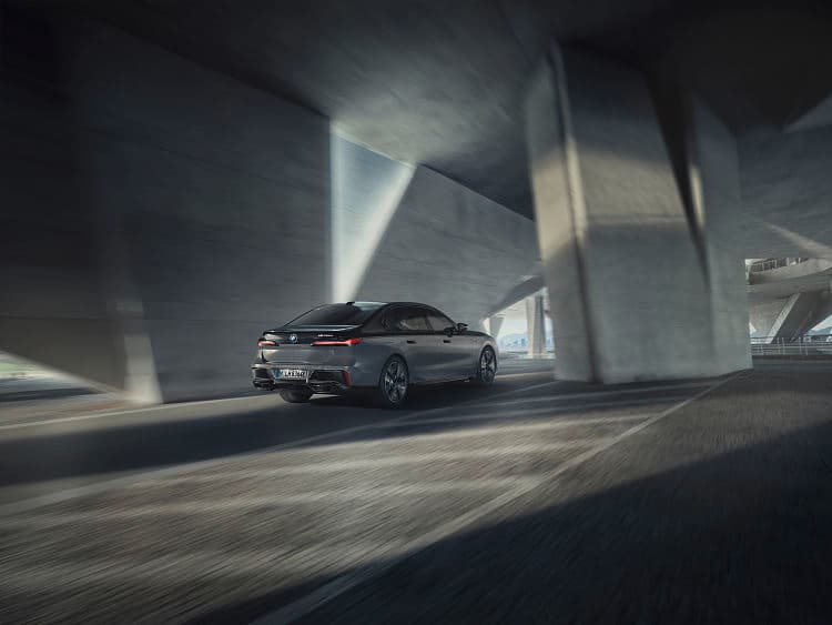 宝马 7系 m760e xdrive 高清全屏壁纸