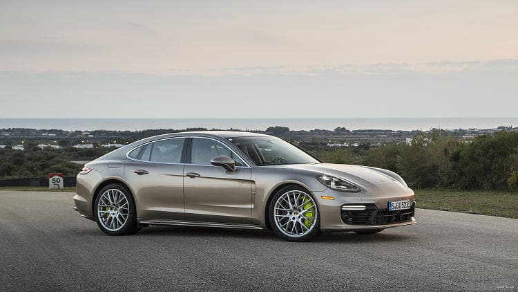 保时捷 Panamera turbo s e-hybrid 高清全屏壁纸