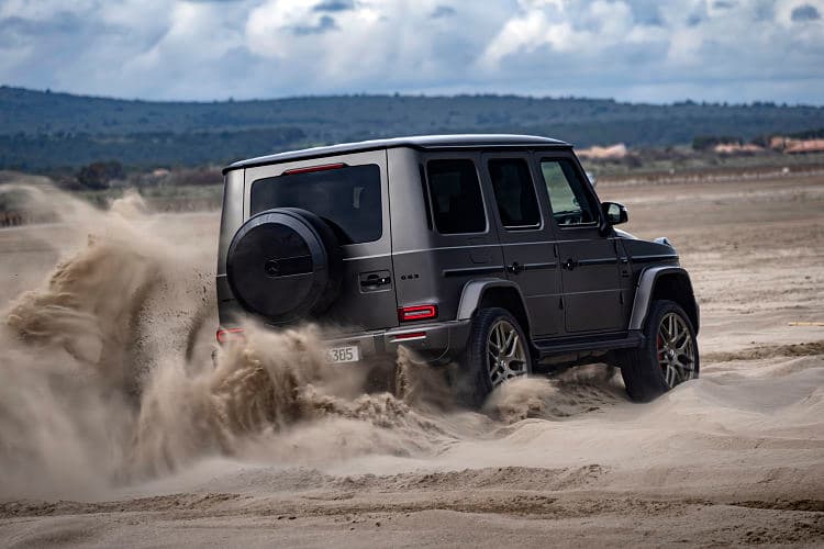 奔驰 AMG G 63 高清全屏壁纸