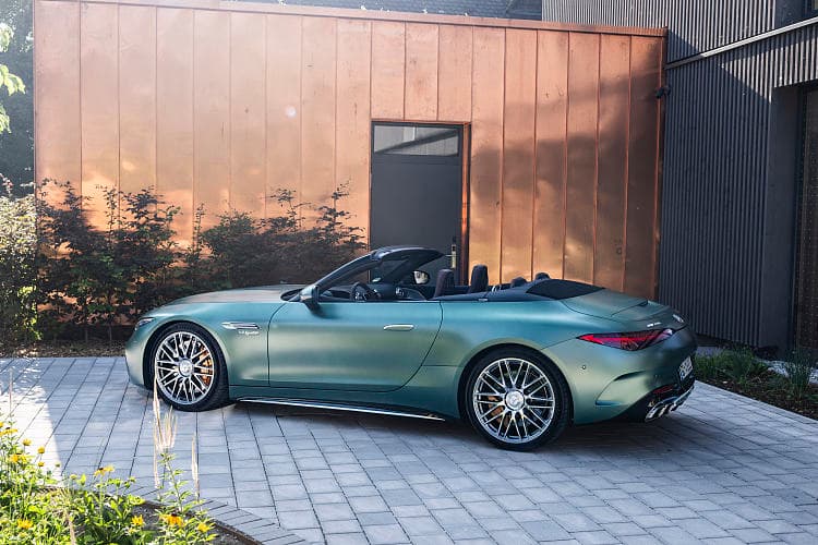 奔驰 AMG SL 63 s e performance 高清全屏壁纸