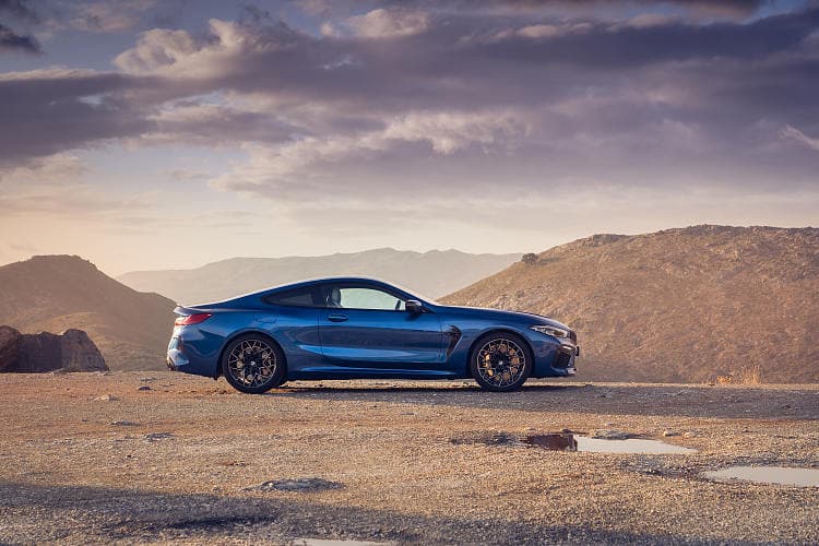 宝马 M8 competition coupe 高清全屏壁纸