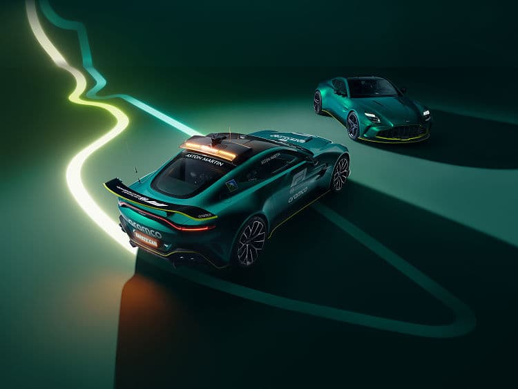 阿斯顿·马丁 Vantage F1 安全车 高清全屏壁纸