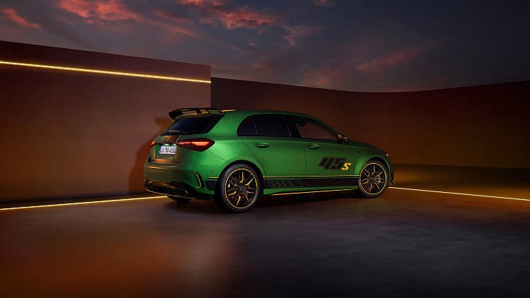 奔驰 AMG A 45 s 4matic final edition 高清全屏壁纸