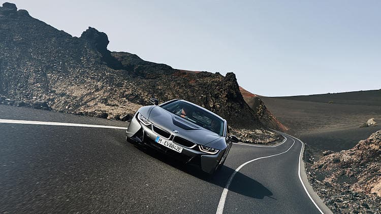 宝马 i8 roadster 高清全屏壁纸