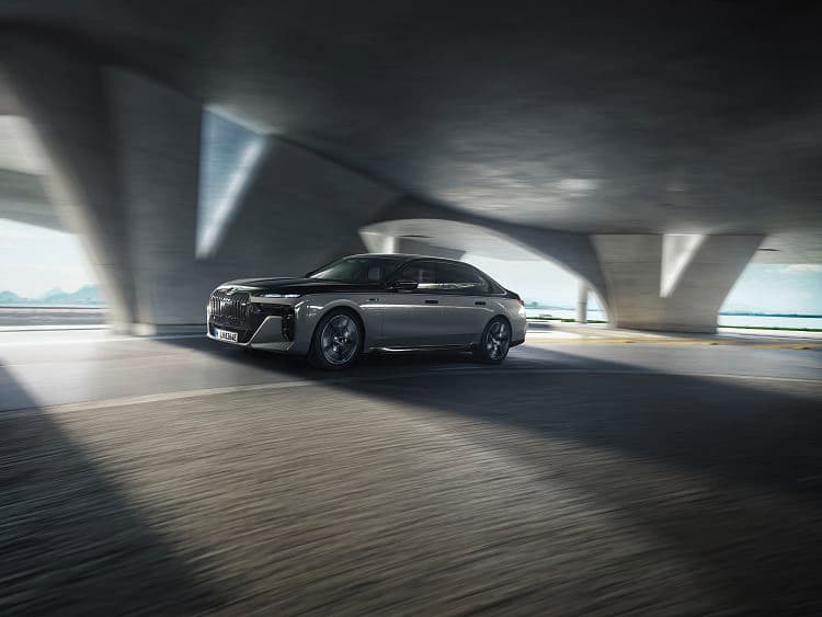 宝马 7系 m760e xdrive 高清全屏壁纸
