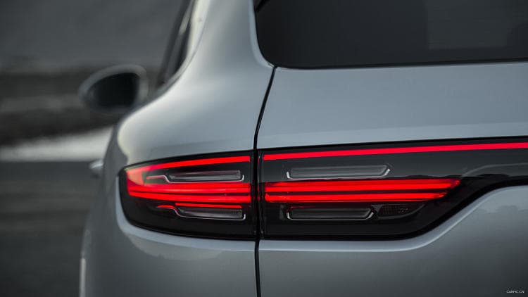 保时捷 卡宴 turbo 高清全屏壁纸