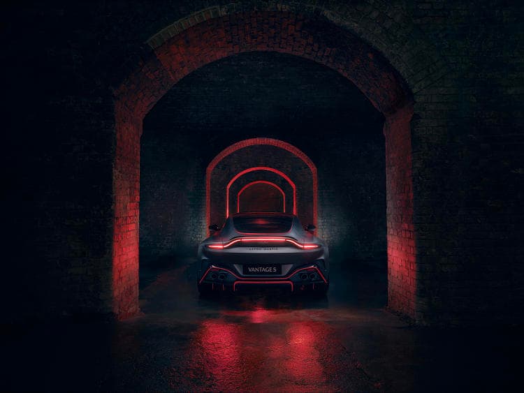 阿斯顿·马丁 Vantage S 高清全屏壁纸