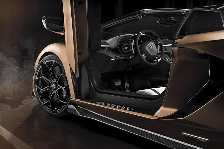 兰博基尼 Aventador SVJ ROADSTER 高清全屏壁纸