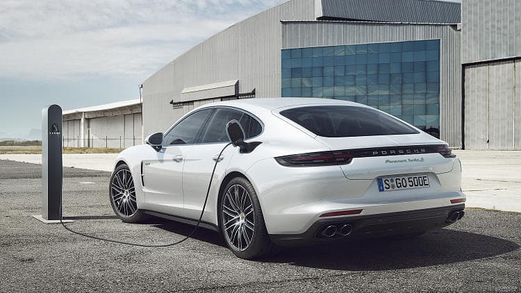 保时捷 Panamera turbo s e-hybrid 高清全屏壁纸